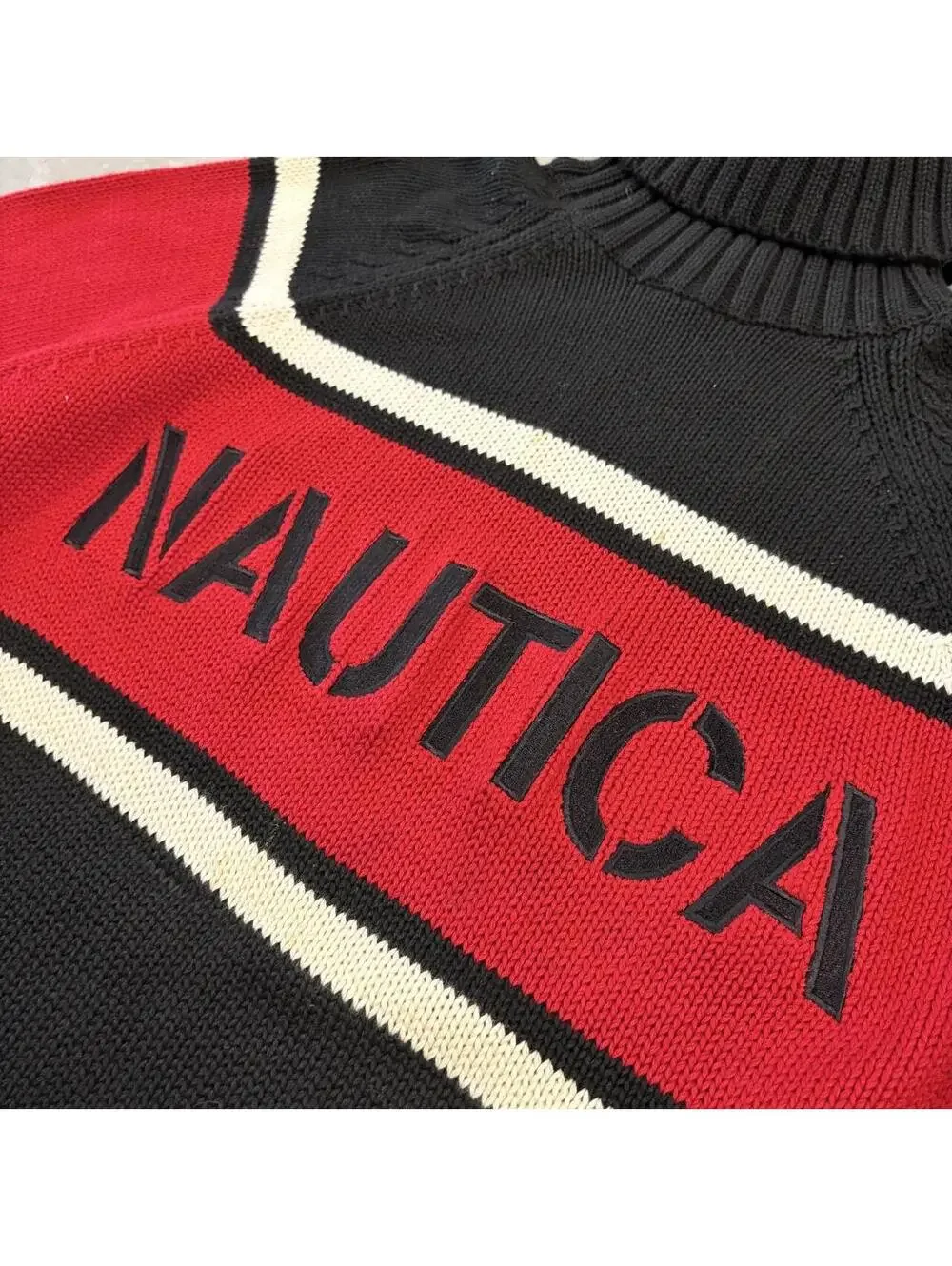 Crazy fire vintage 1990s Nautica spellout sweater.